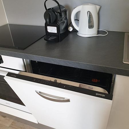 Ruza Apartmani Zara Esterno foto
