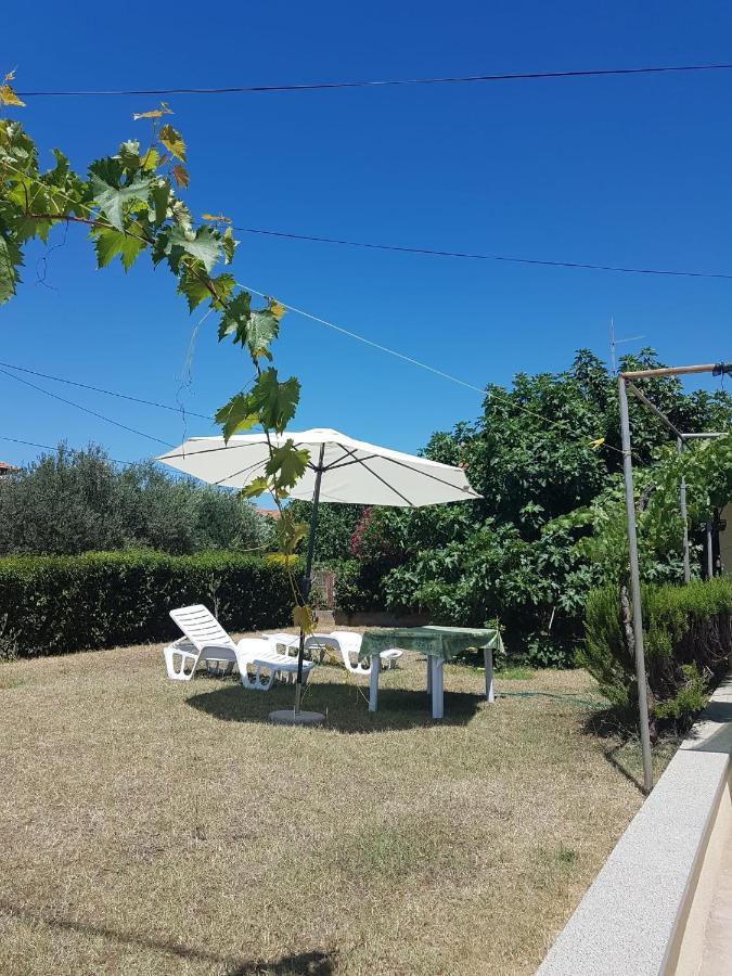 Ruza Apartmani Zara Esterno foto