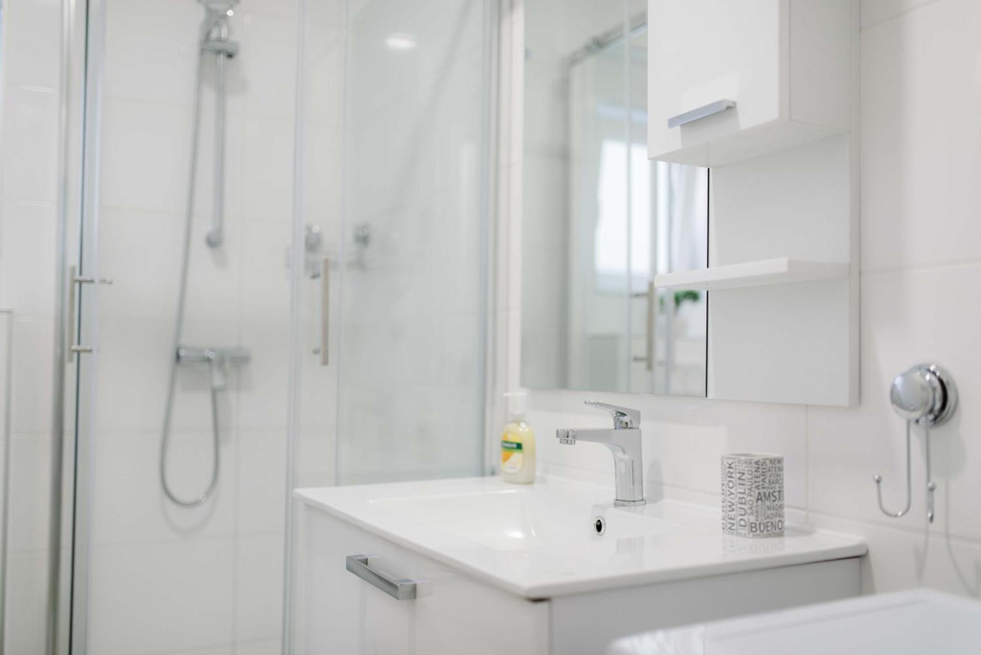 Ruza Apartmani Zara Esterno foto