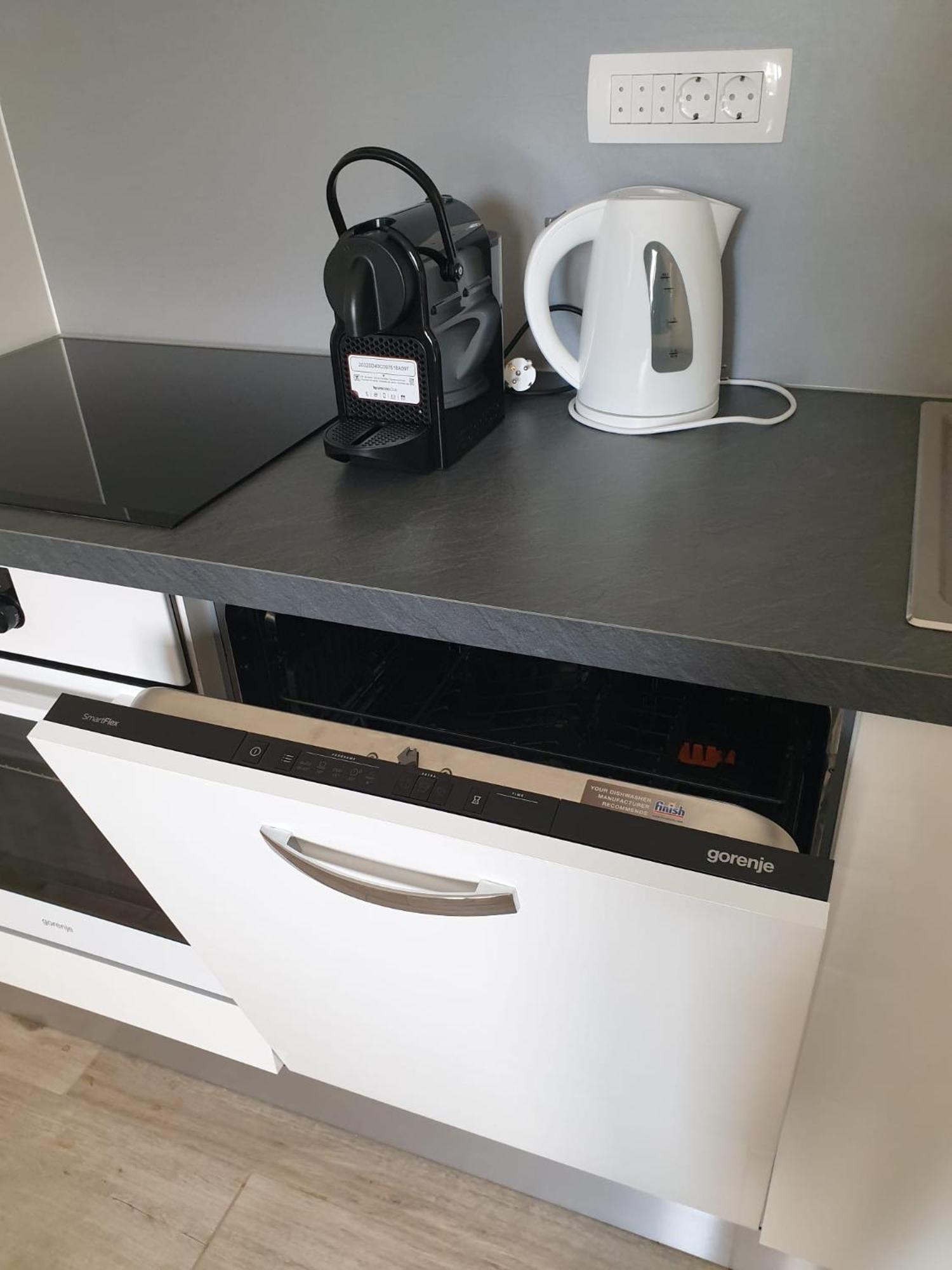 Ruza Apartmani Zara Esterno foto