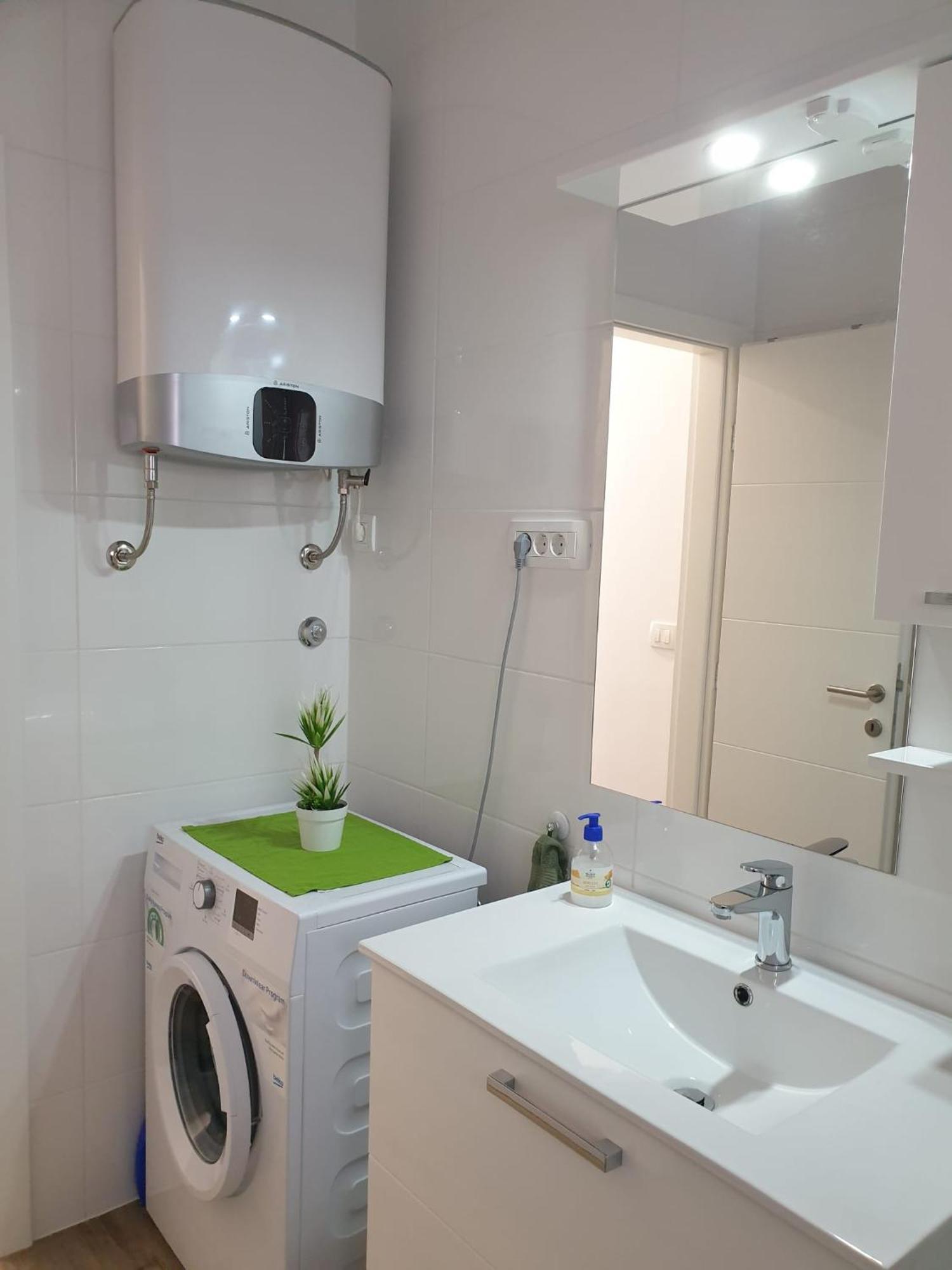 Ruza Apartmani Zara Esterno foto